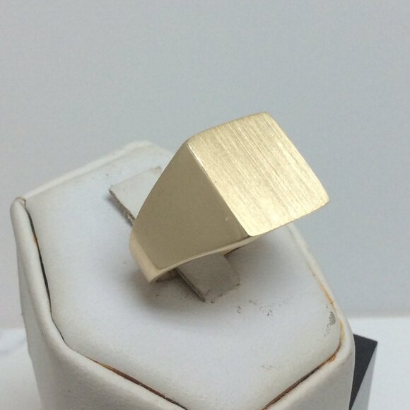14K Yellow Real Gold Man Signet Ring 13x13 Band Size 9 1/25.5gr